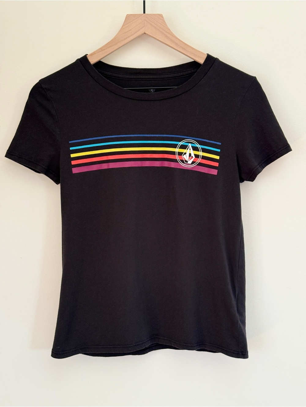 Volcom Rainbow Stripe Graphic Tee Black Short Sleeve T-Shirt Women’s Medium
